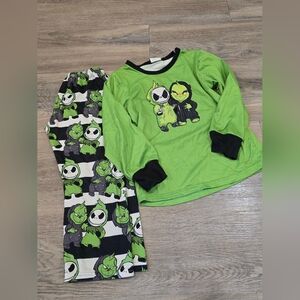 Grinch With Nightmare Before‎ Christmas Outfit